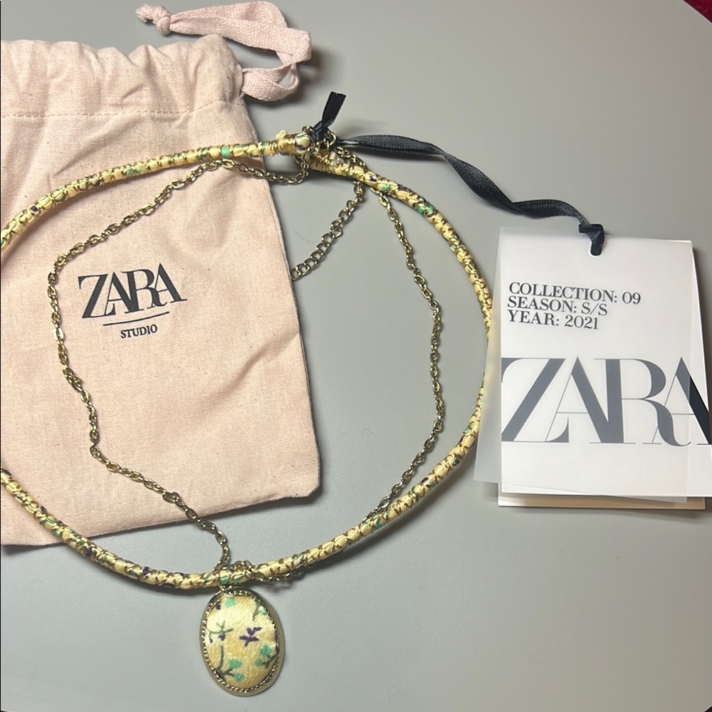 Zara Gold Necklace Set with Dainty Chain and Textured Pendant - Picture 1 of 6